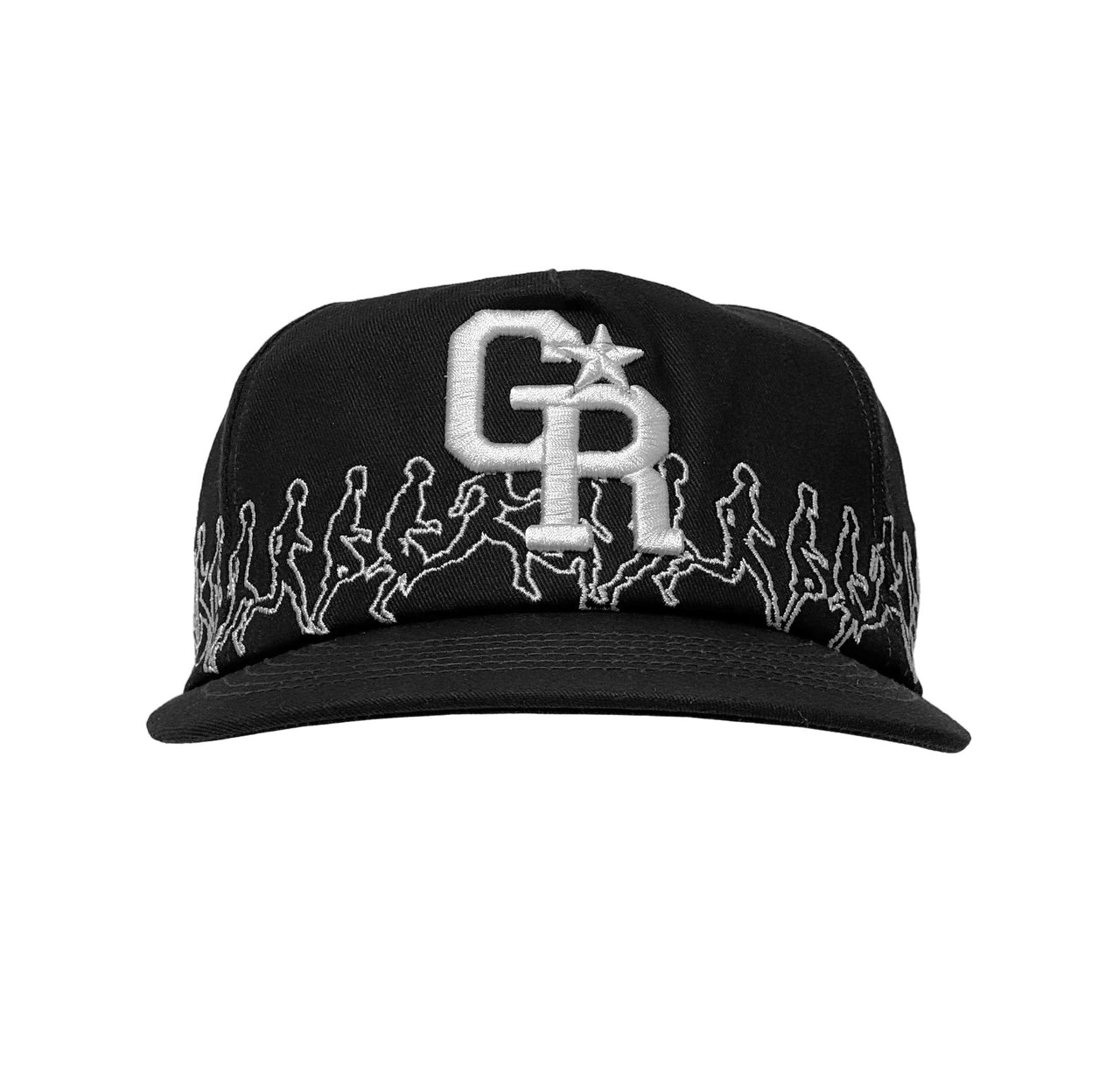 Vorderansicht einer schwarzen Cap mit großem weißen Sticklogo „GR“ samt Sternsymbol, ergänzt durch umlaufende Stickerei laufender Figuren am unteren Rand.